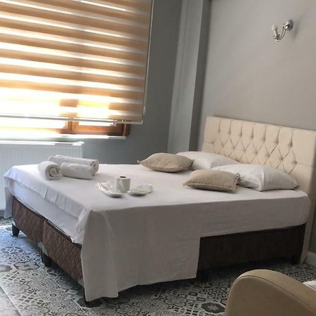 First Suite Taksim Istanbul Bagian luar foto